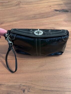 Vintage Y2K, Coach Patent Leather, Black Wristlet